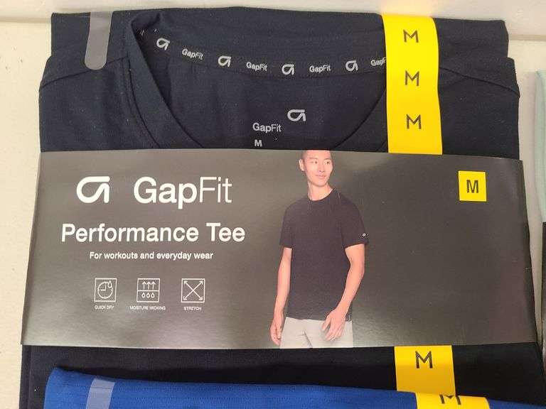 8) Men's Performance Tee's, Shorts, Phillies Shirt