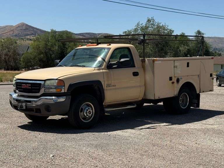 2004  GMC  Sierra  3500
