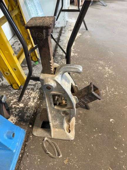 Railroad Jack Stand