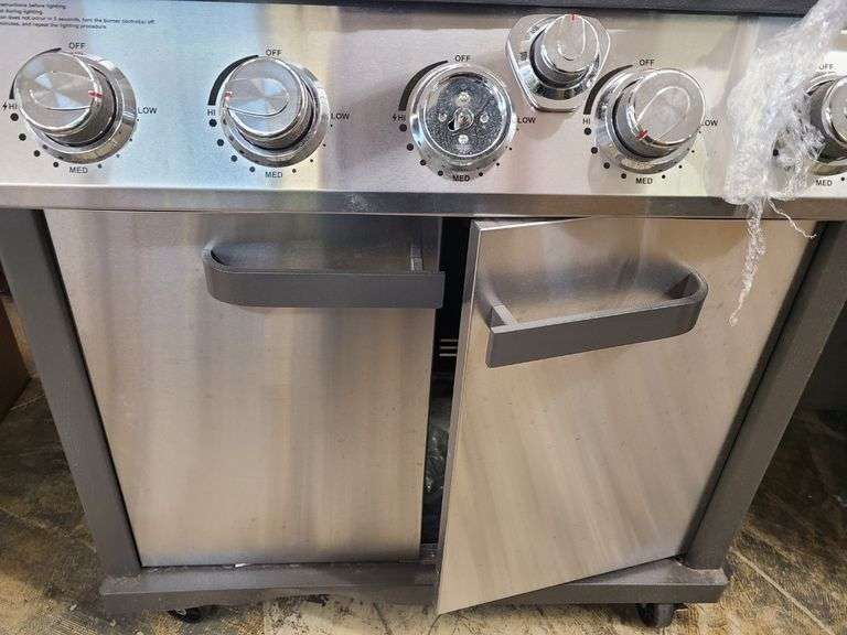 Pro Series 5-Burner Gas Grill with Thermostatic Control
