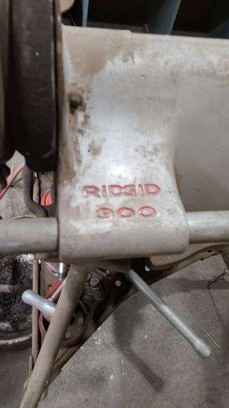 Rigid 300 Speed Chuck Pipe Threading Machine