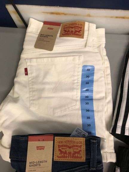 2) Levi Strauss Short, 2) Adidas Short, Seven7 Bermuda Short, Reebok Seamless Hipsters