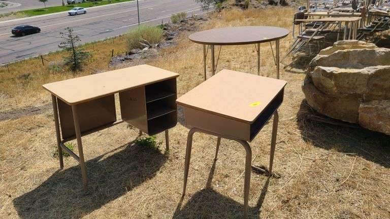 2) Desk and Round Table
