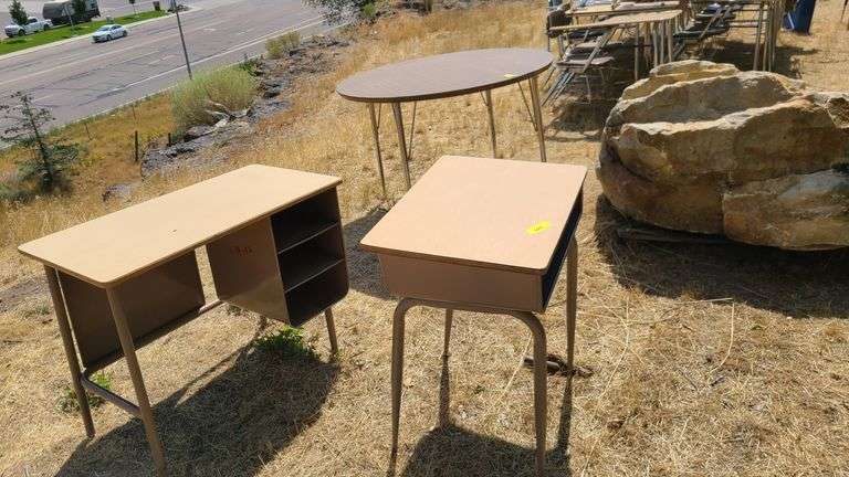 2) Desk and Round Table