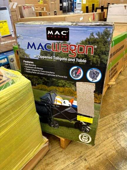 *Mac Sports MacWagon with Zippered Tailgate & Table
