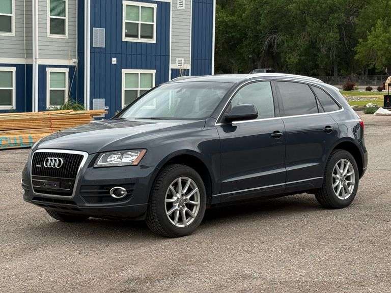 2010  Audi  Q5  3.2 quattro Premium