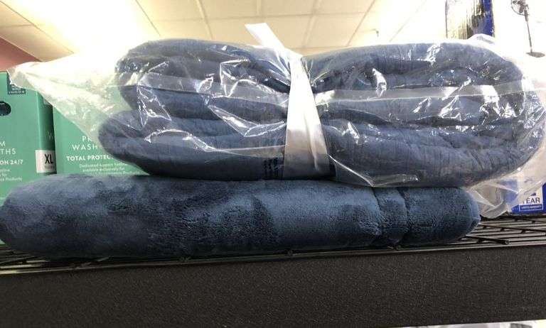 Swift Home Quilted Bedspread Full/Queen, Bath Mat