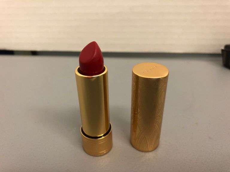 Gucci Rouge A Levres Lip Color Goldie Red