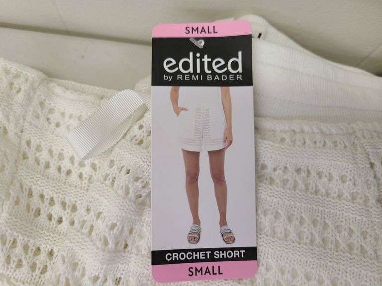 8) Shorts, Knit Pullover, Gauze Pants