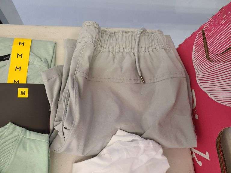 8) Men's Performance Tee's, Shorts, Phillies Shirt