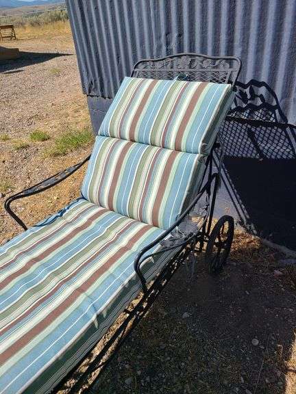 2) Outdoor Chaise Loungers