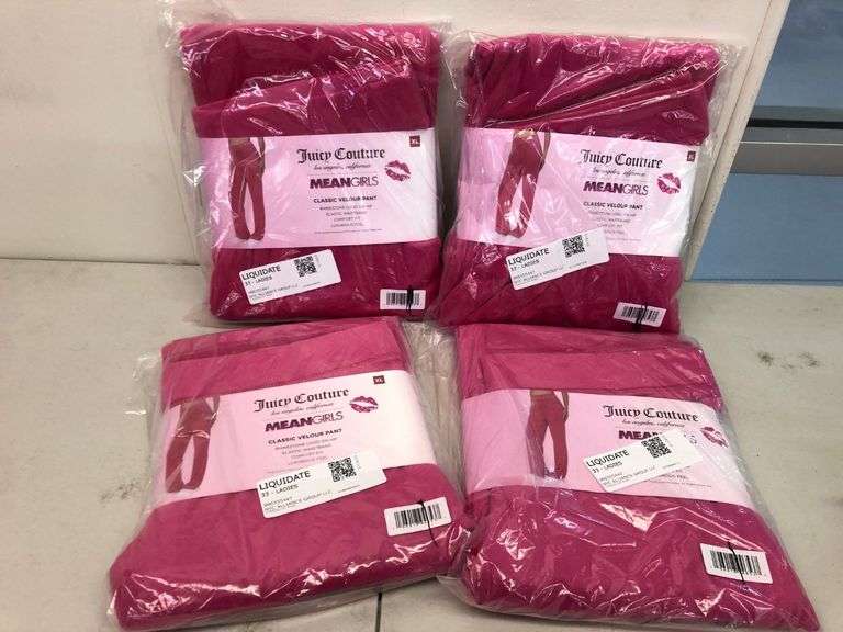 4) Juicy Couture Classic Velour Pant
