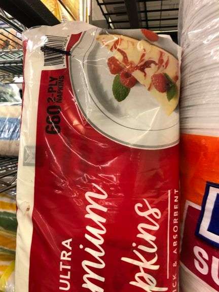 Hefty Supreme Dinner Compartment Plates, Premium Napkins