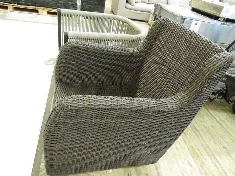* 2) Outdoor Swivel Chairs
