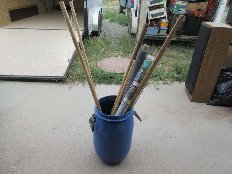 Plastic Barrel with Dowels, Screen, Threshhold