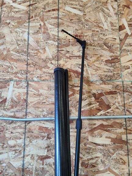 Tri-Pod Stand, Projection Screen