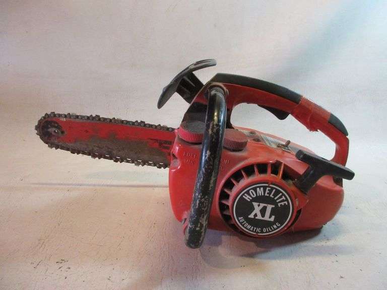 Homelite Chainsaw (Has Compression)