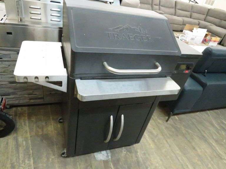 * Traeger Pellet Grill
