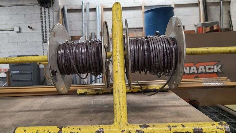 Electrical Wire Holder with Wire