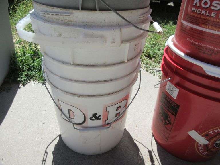 7) Plastic Buckets, 2) Lids
