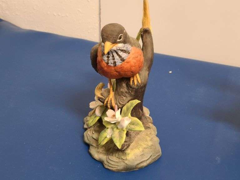 3) Robin Figurines