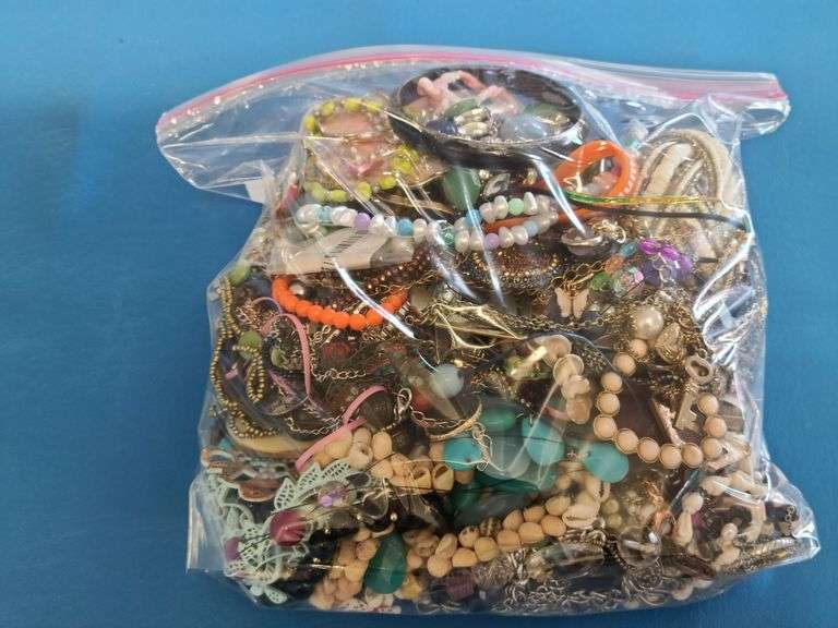 Costume Jewelry: Necklaces, Bracelets, Earrings, Watches