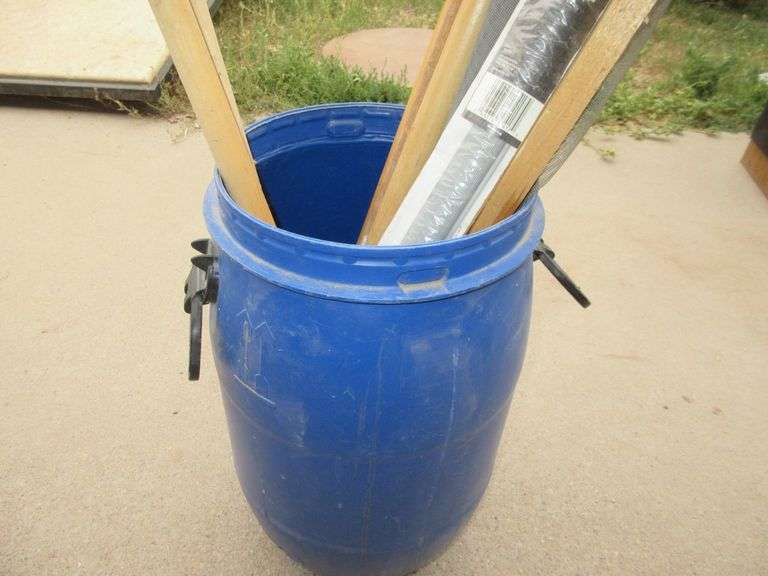 Plastic Barrel with Dowels, Screen, Threshhold