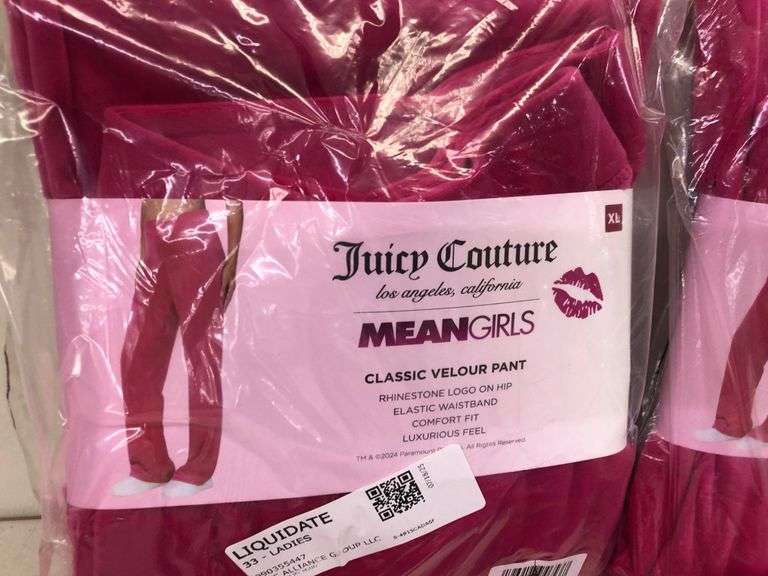 4) Juicy Couture Classic Velour Pant