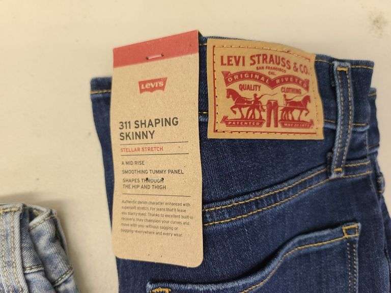 Levi Jeans, 2) Weekend Shorts