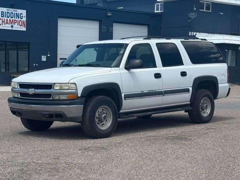 2002  Chevrolet  Suburban  2500 LT*