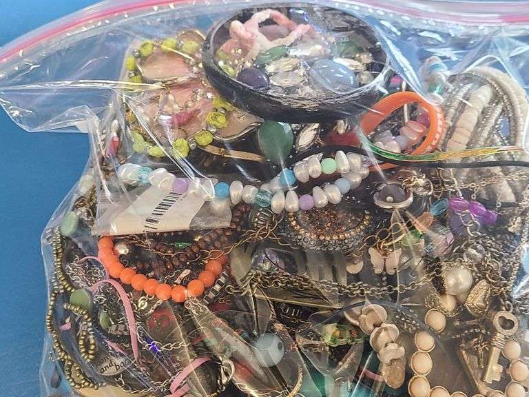 Costume Jewelry: Necklaces, Bracelets, Earrings, Watches