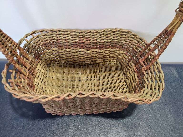 Basket, 2) Lanterns, Soup Tureen, Cream and Sugar Ser