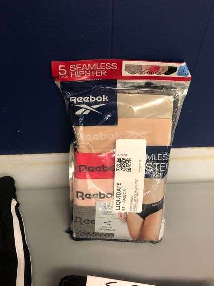 2) Levi Strauss Short, 2) Adidas Short, Seven7 Bermuda Short, Reebok Seamless Hipsters