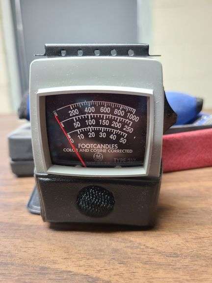 Triple Range Light Meter, 2) Digital Plan Measures