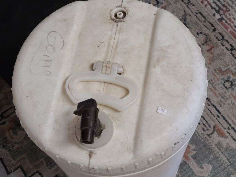 15 Gallon Plastic Drum