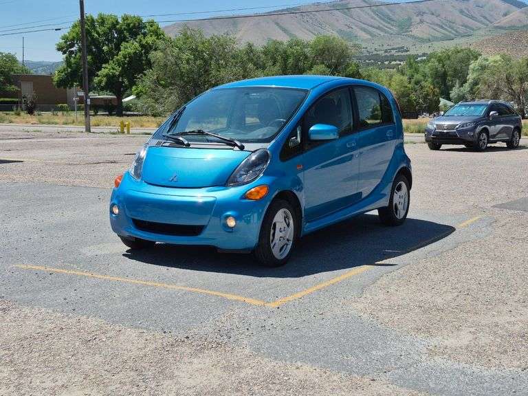 2014  Mitsubishi   i-MiEV  ES