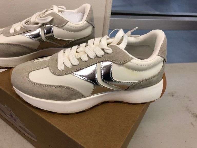 Steve Madden Ladies Sneaker