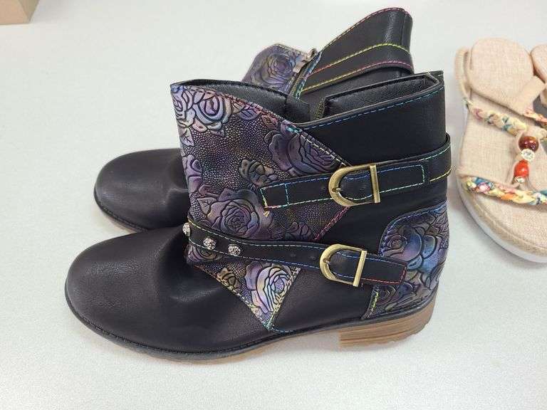 Pair of Ladies Boots, 2) Pair Ladies Sandals