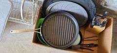 Round Grill Griddle Pan, Drying Rack, 2 Heaters, Knife Block, Dishes,