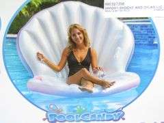 PoolCandy Giant Oyster Float