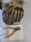 Endura Gloves, Pliers and Alternative Guest Book