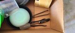 Round Grill Griddle Pan, Drying Rack, 2 Heaters, Knife Block, Dishes,