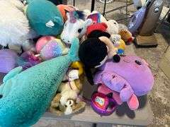 Contents of Table: Plushes, Stuffies, Toys