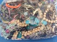 Costume Jewelry: Necklaces, Bracelets, Earrings, Watches