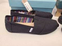 Toms Flats, Chaco Sandals
