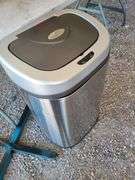 Ninestars Trash Can