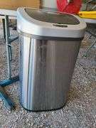 Ninestars Trash Can