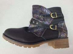 Pair of Ladies Boots, 2) Pair Ladies Sandals
