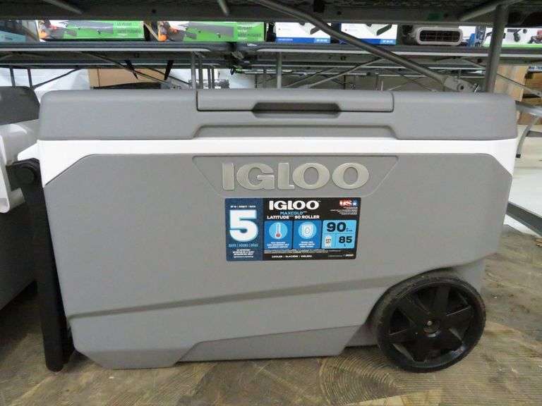 Igloo Rolling Cooler