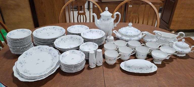 79 Pcs. Johann Haviland Bavaria Germany Blue Garland Dinnerware Set